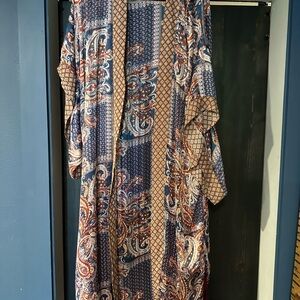 Elegant Paisley Kimono in Blue and Cream